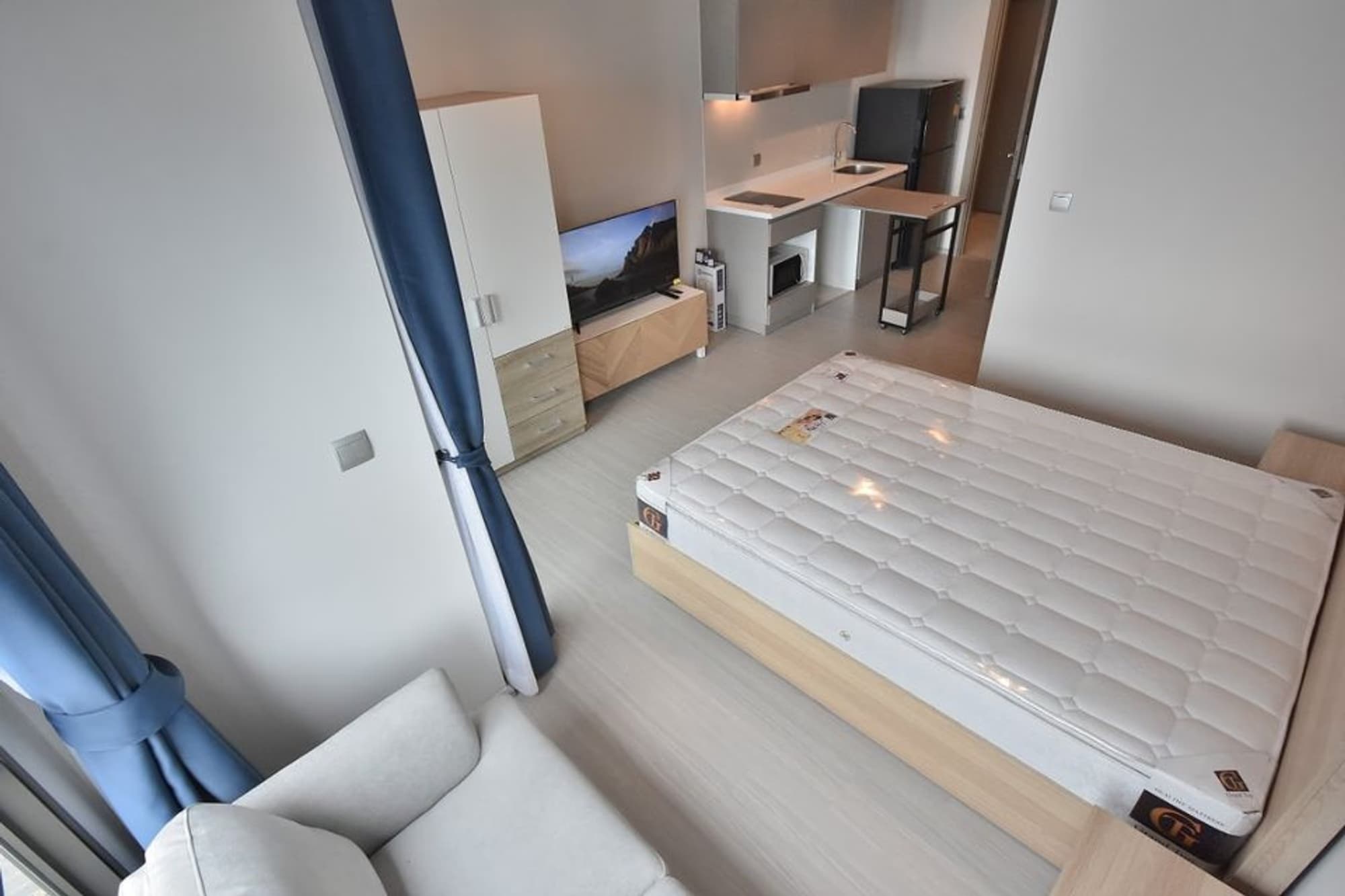 null Bed Condo for Rent and Sale  Near Phra Ram 9 MRT - Image 1