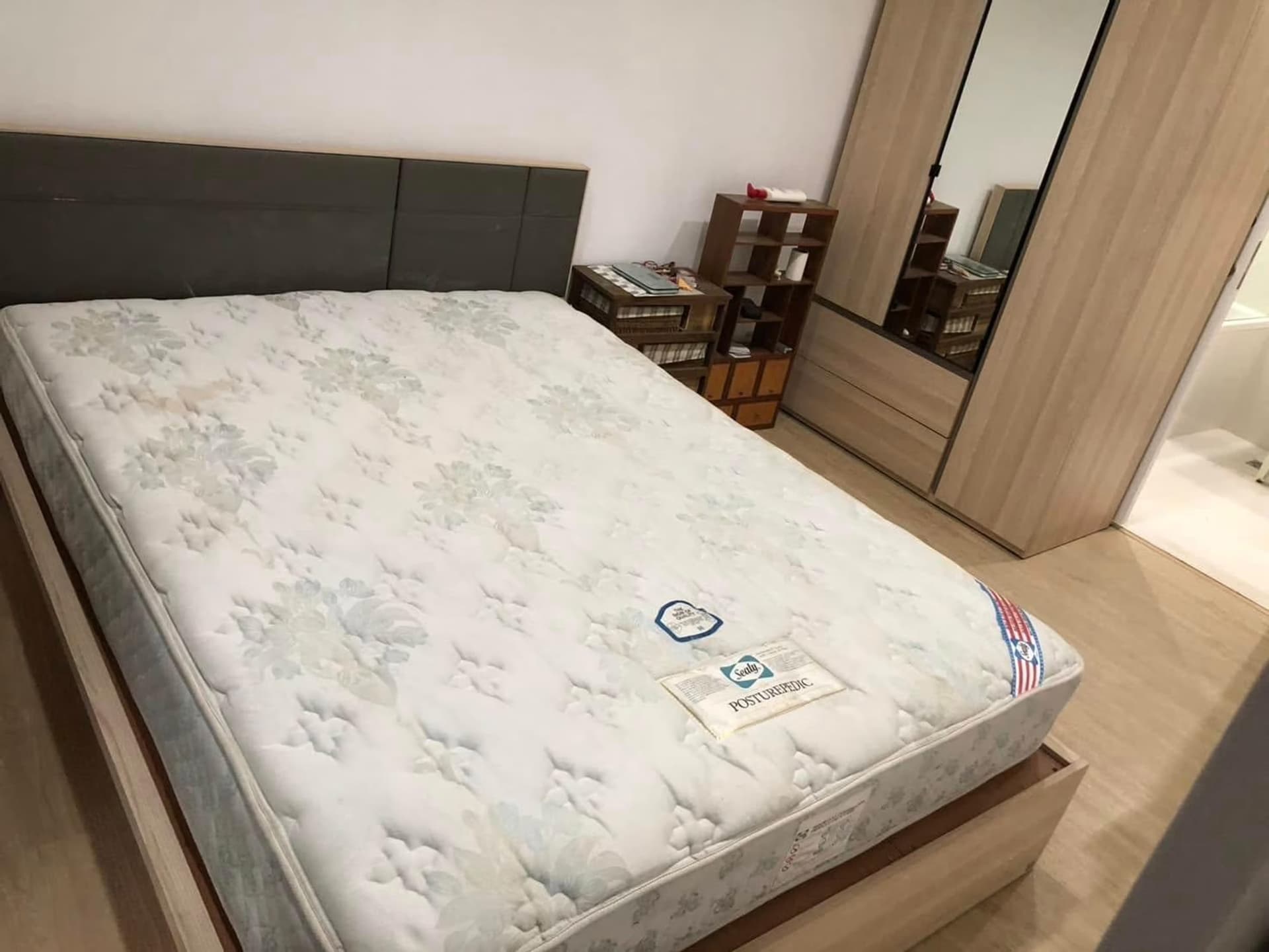 2 Bed Condo for Sale in Pathum Wan - Image 4