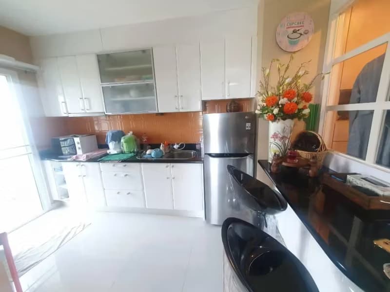 1 Bedroom Condo