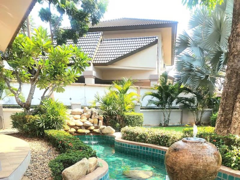 6 Bed House for Rent and Sale in Saraphi