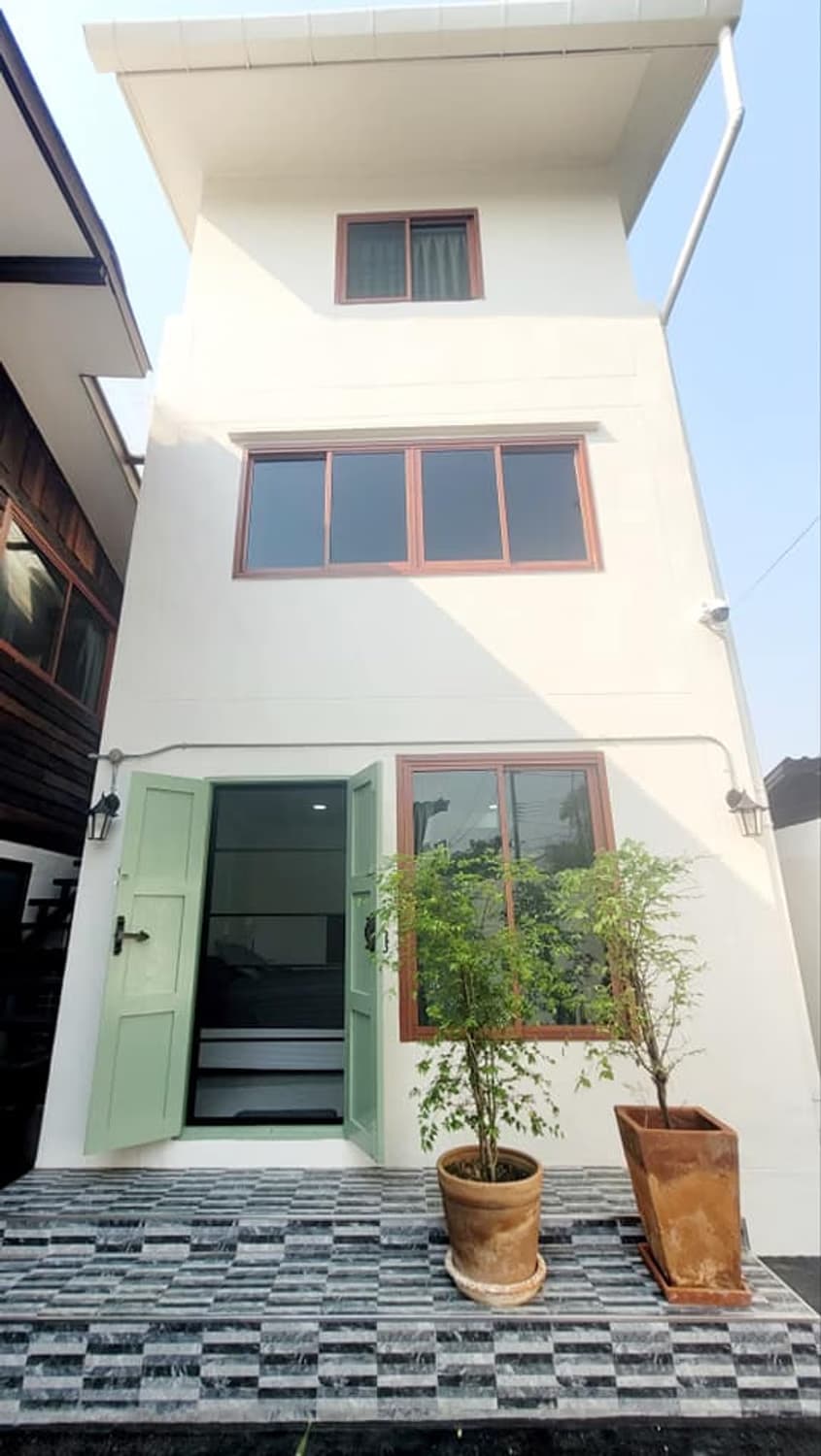 6 Bed House for Rent and Sale in Mueang Chiang Mai - Image 6