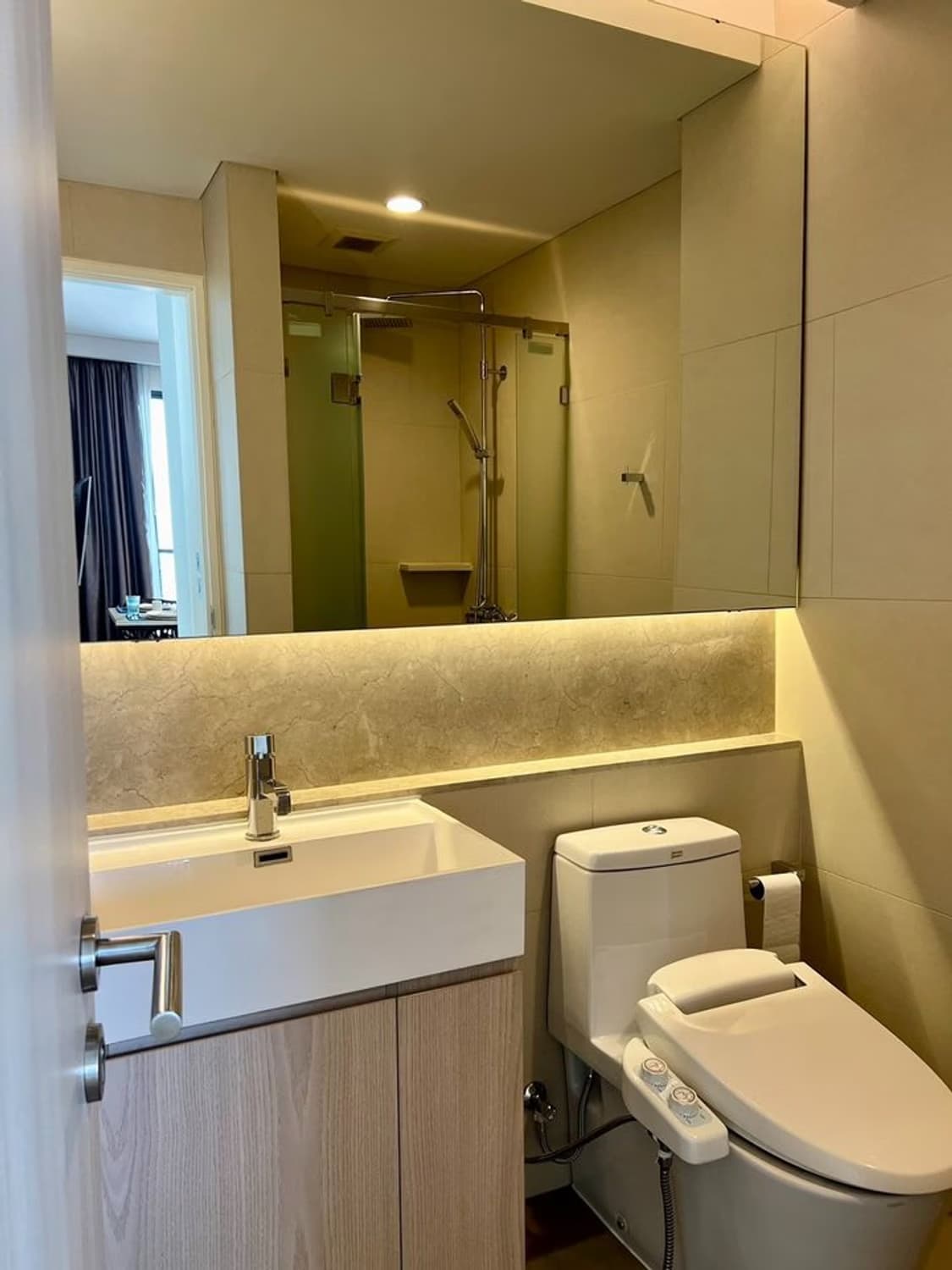 Condo for Rent at The Lumpini 24 - Image 8