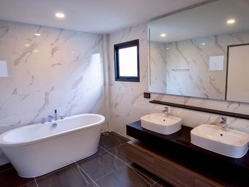5 Bed House for Rent in Bang Phli