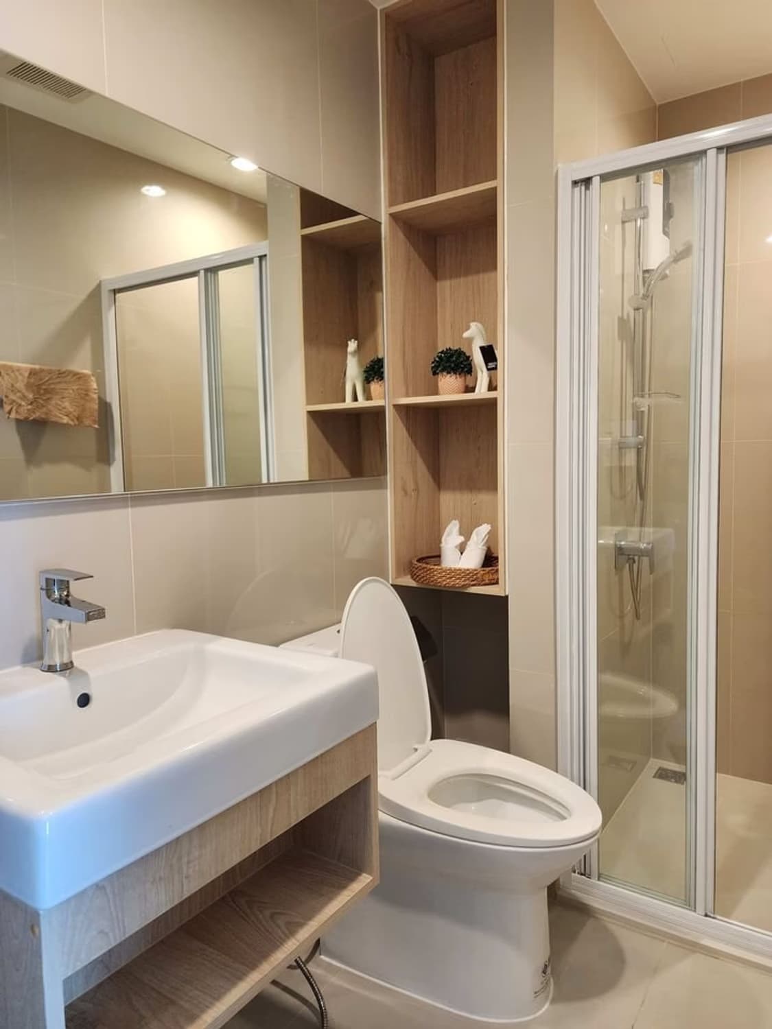 2 Bed Condo for Rent in Mueang Samut Prakan - Image 7