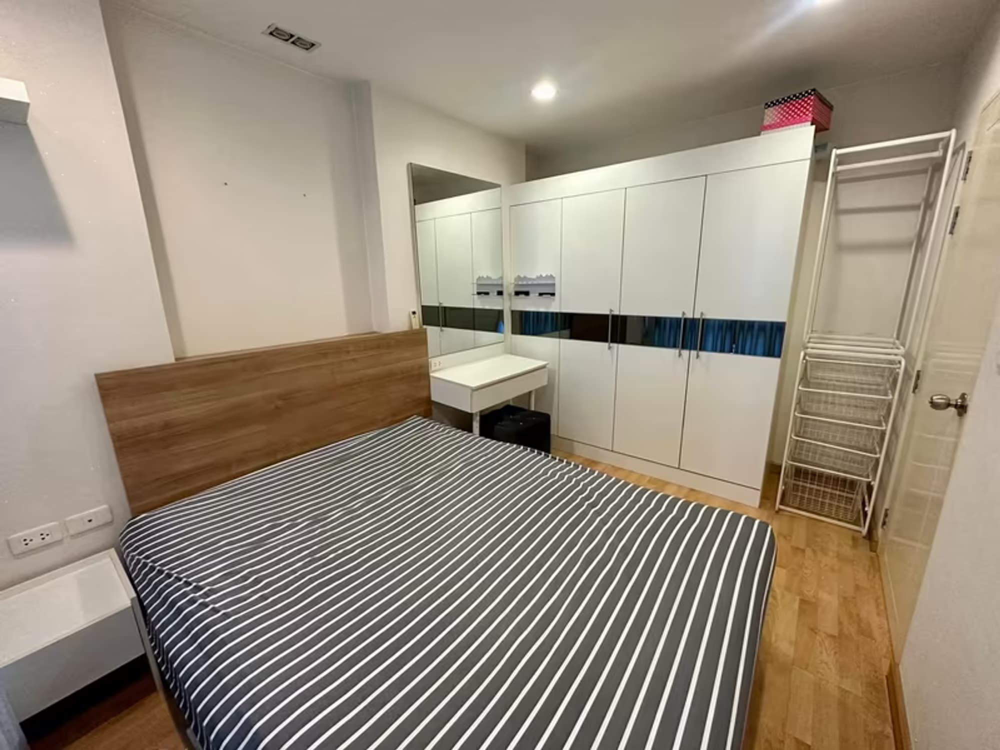 - Image 3