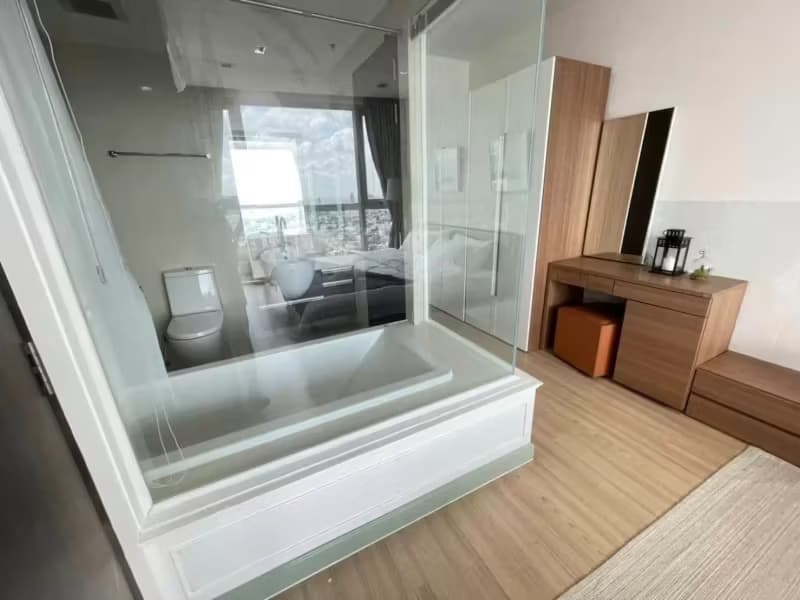 1 Bedroom Condo