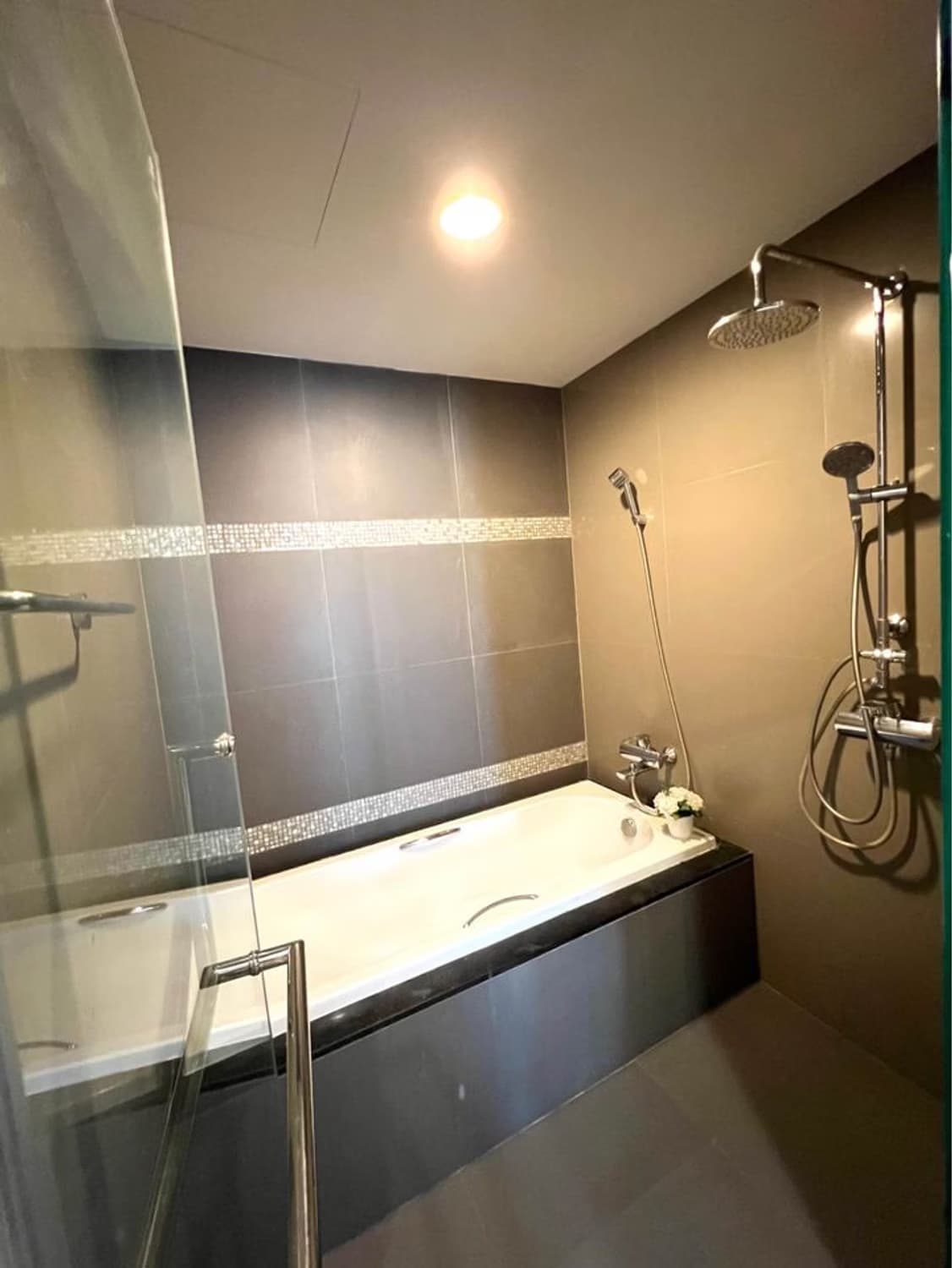 Condo for Rent at The Crest Sukhumvit 34 - Image 12