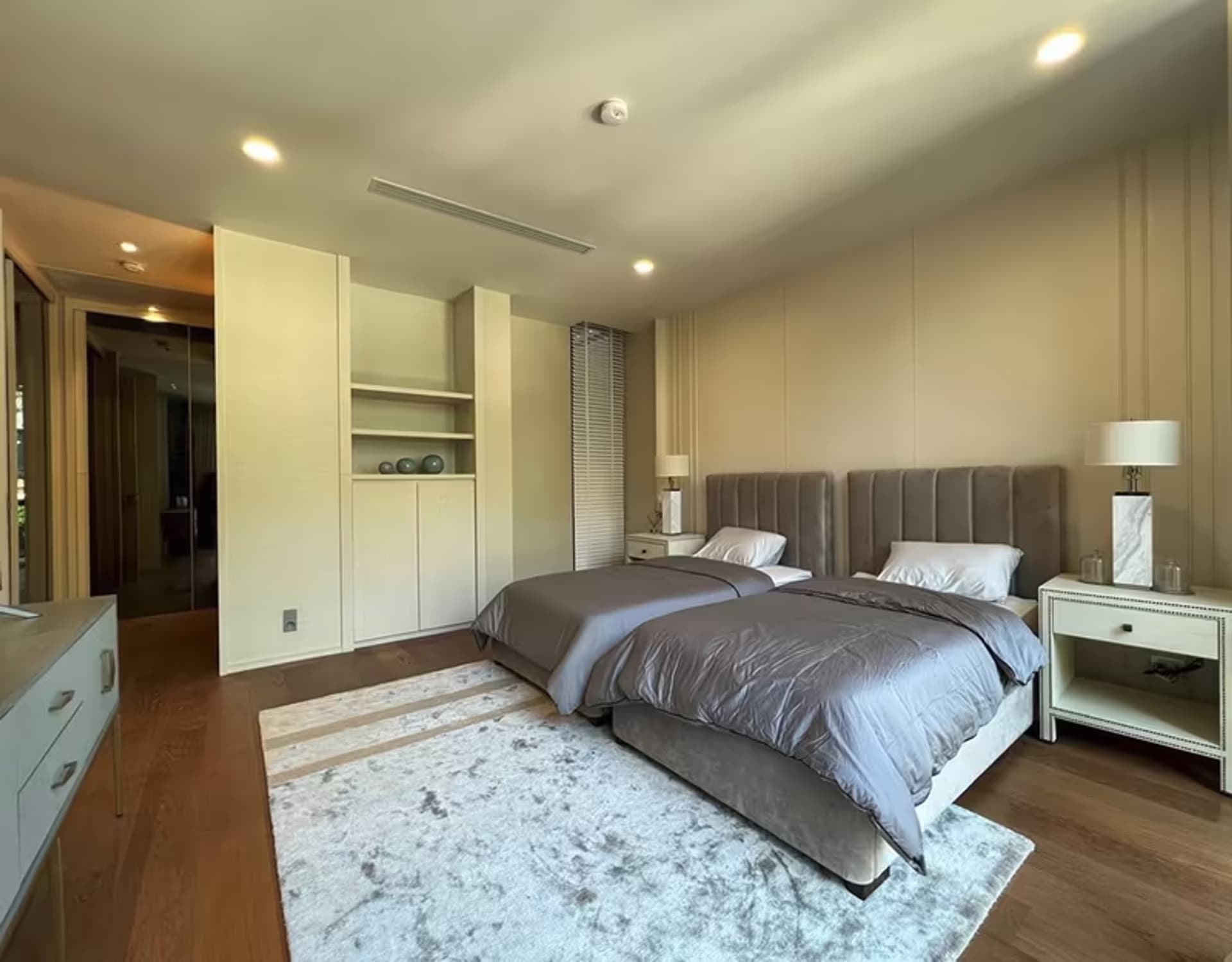 ISSARA RESIDENCE RAMA9 - Image 1