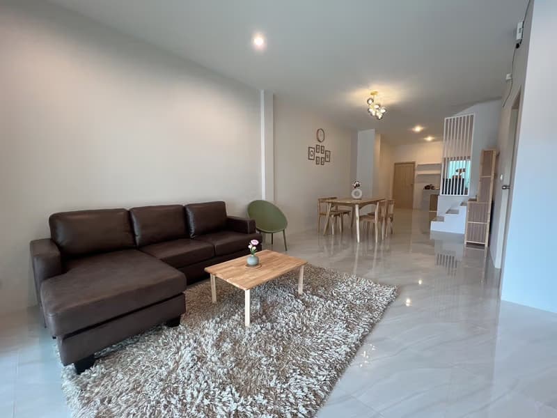 2 Bed Townhouse for Rent in Mueang Chiang Mai