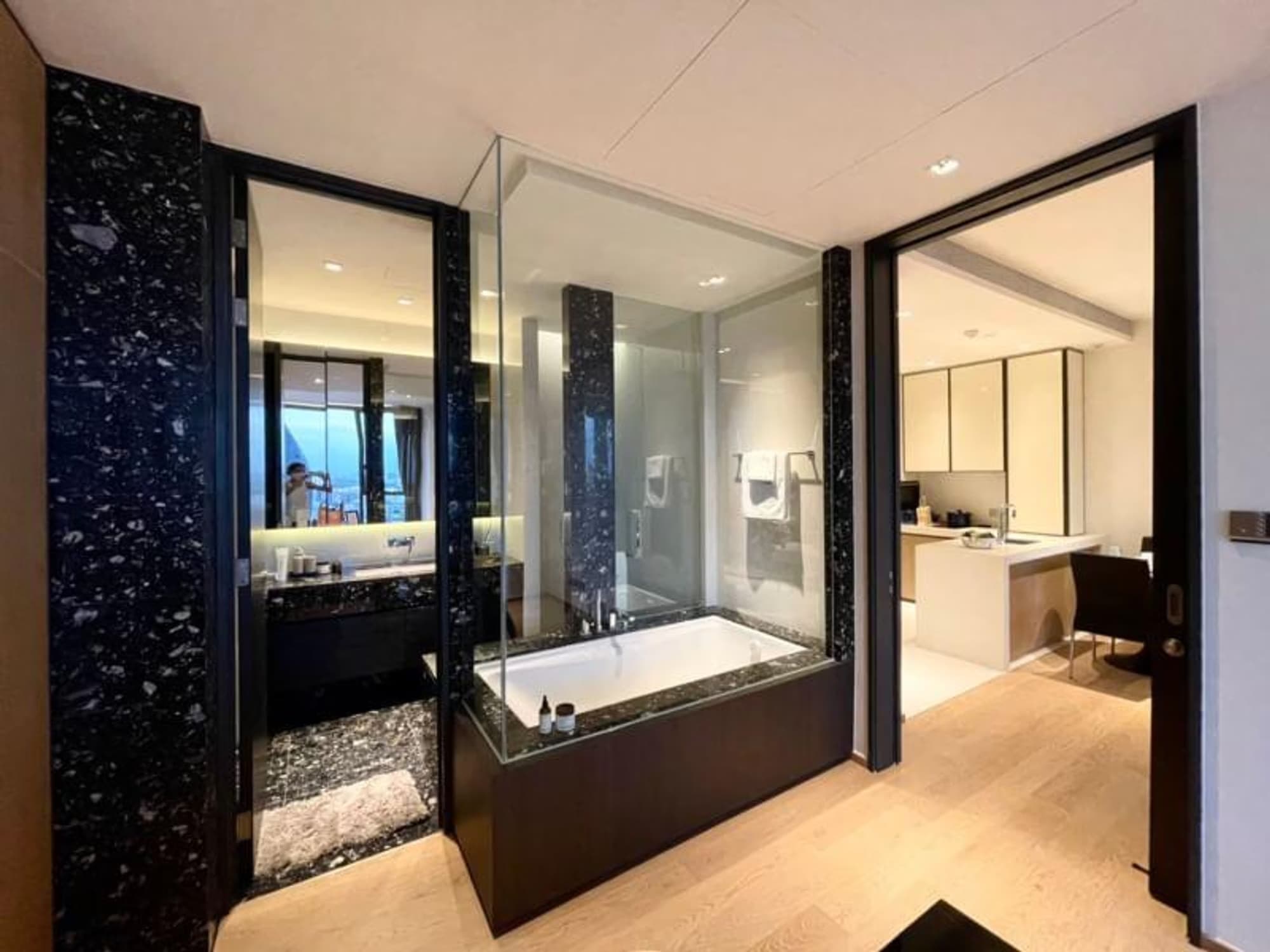 1 Bed Condo for Rent and Sale in Khlong Toei - Image 8