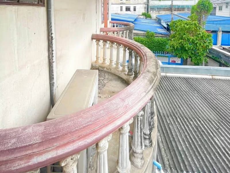 8 Bed House for Sale in Mueang Samut Prakan