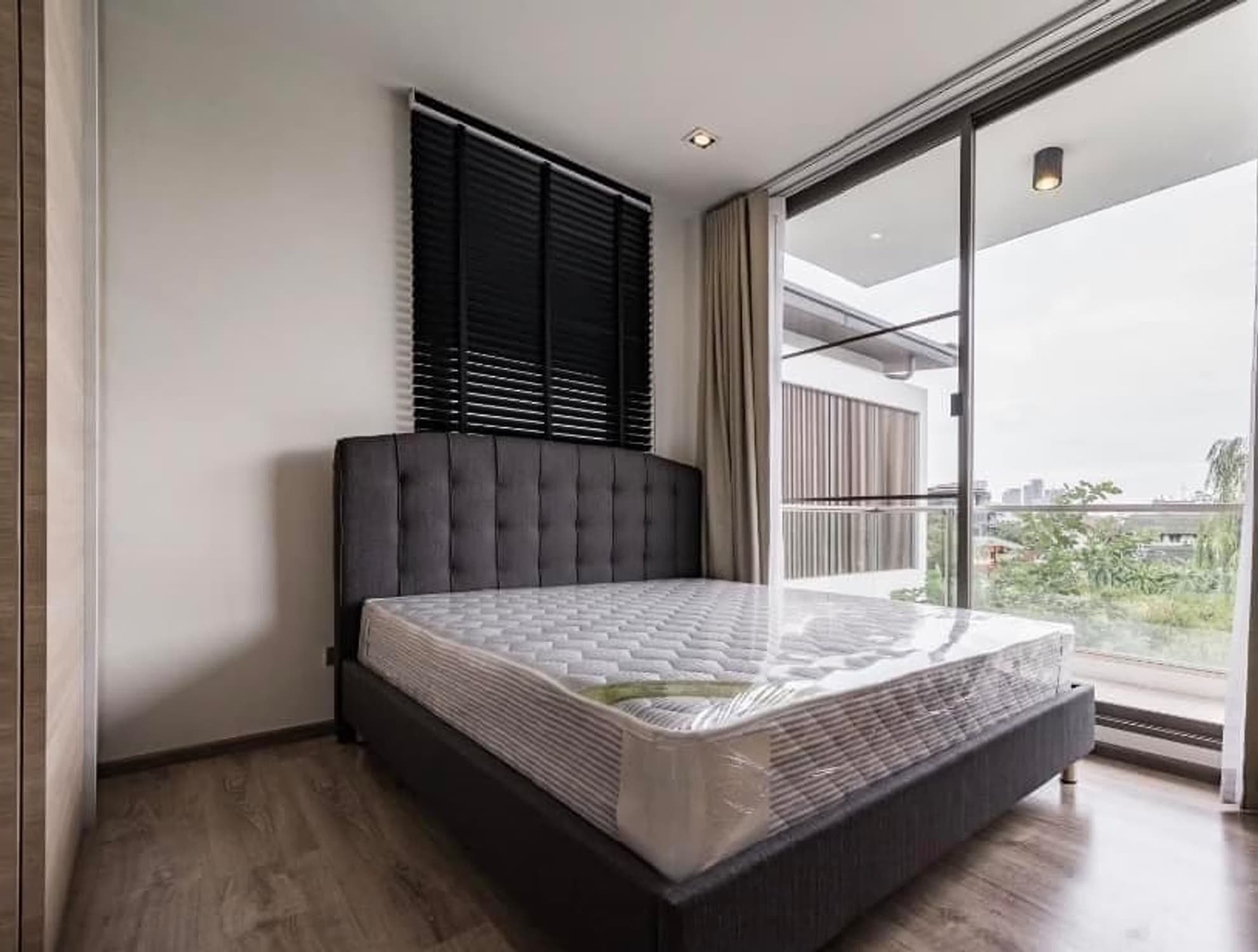 2 Bed Condo for Rent in Khlong Toei - Image 8