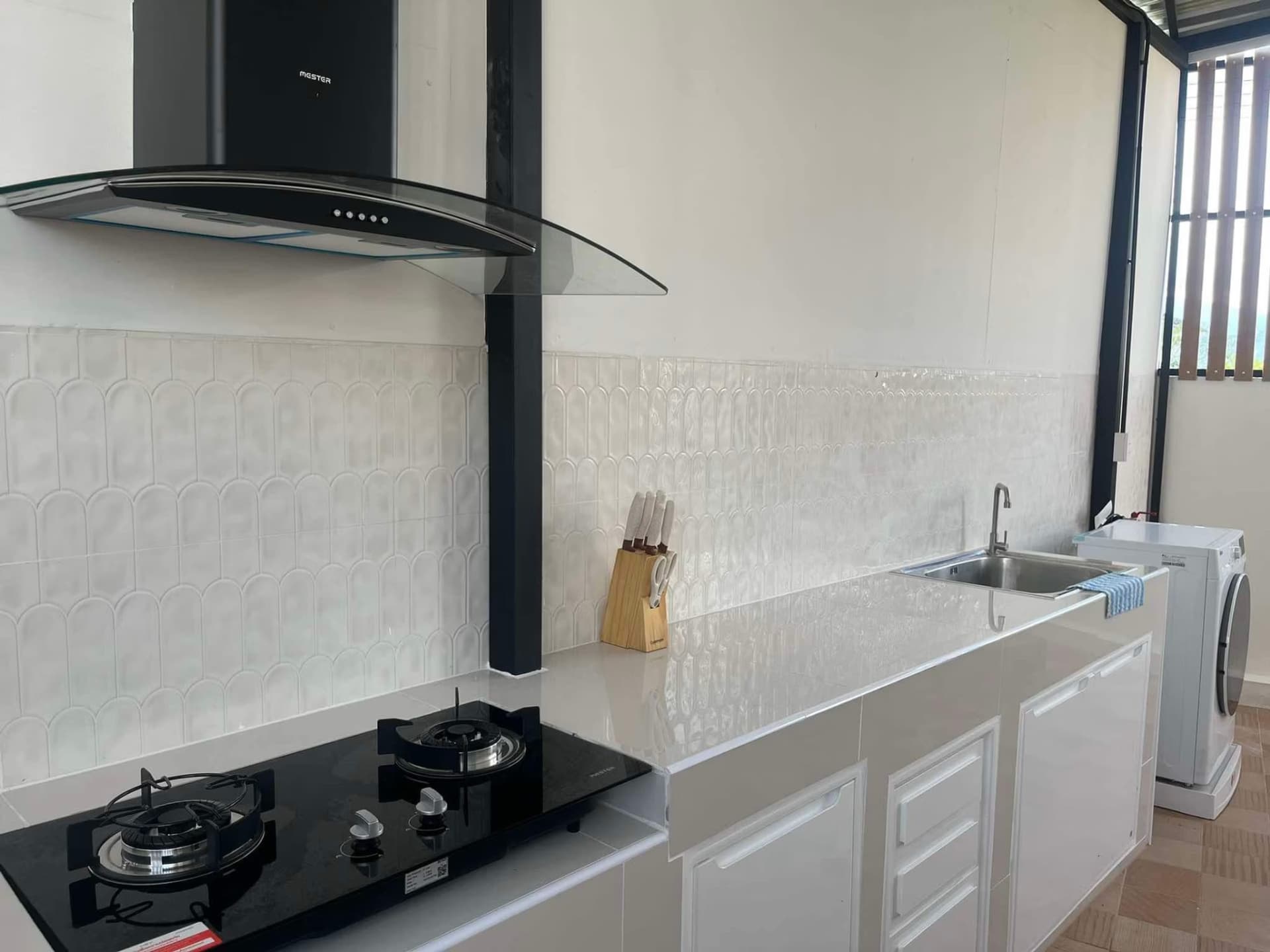3 Bed House for Rent in Hang Dong - Image 3