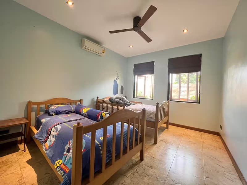 5 Bedroom House