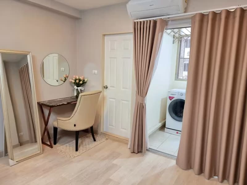 1 Bedroom Condo