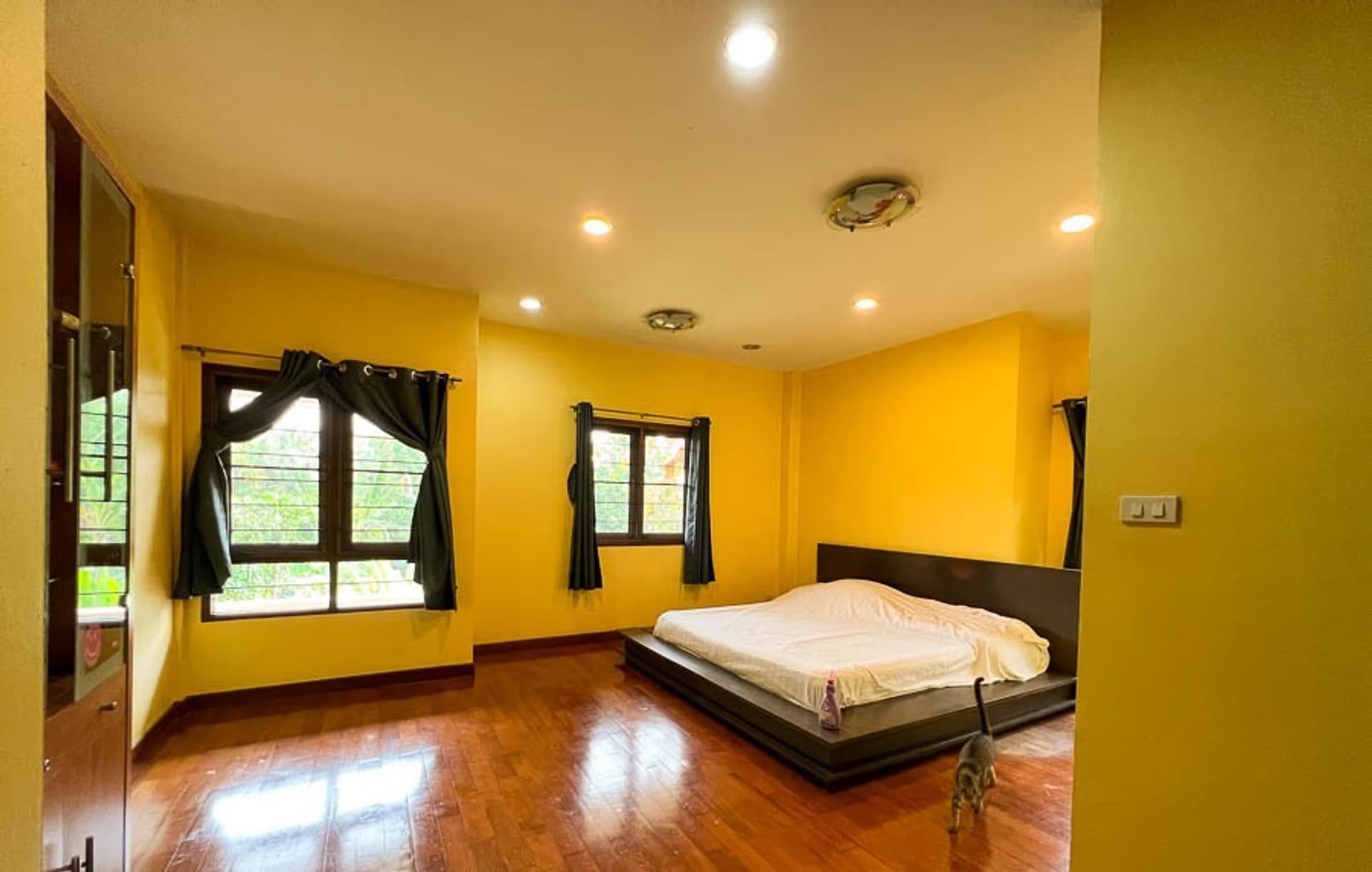5 Bedroom House - Image 12