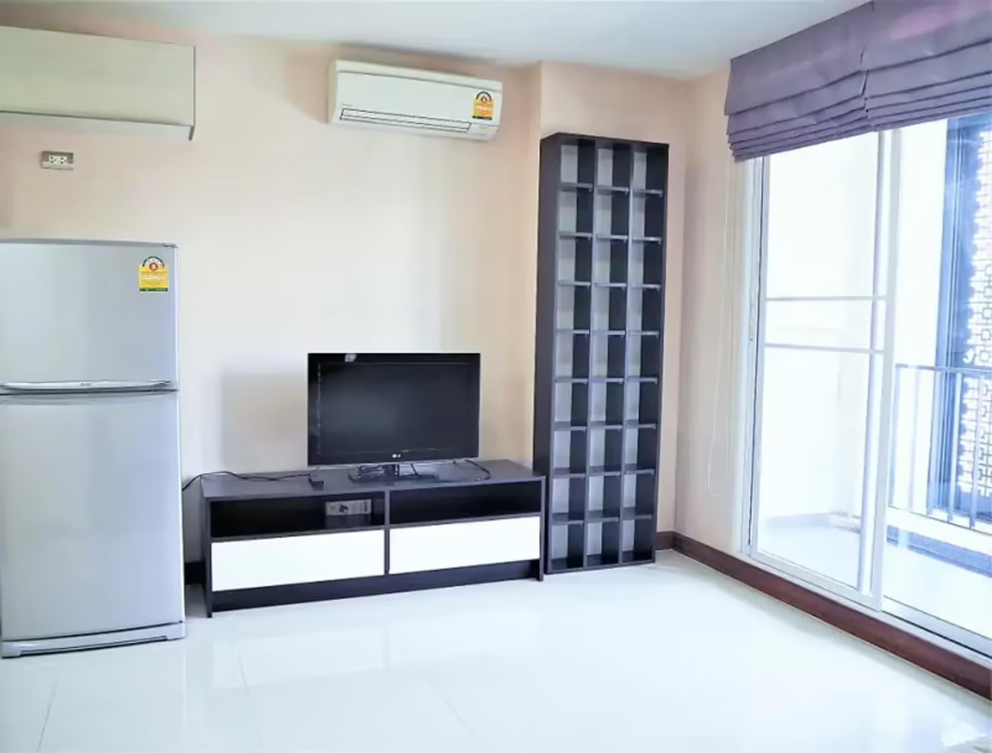 1 Bedroom Condo - Image 1