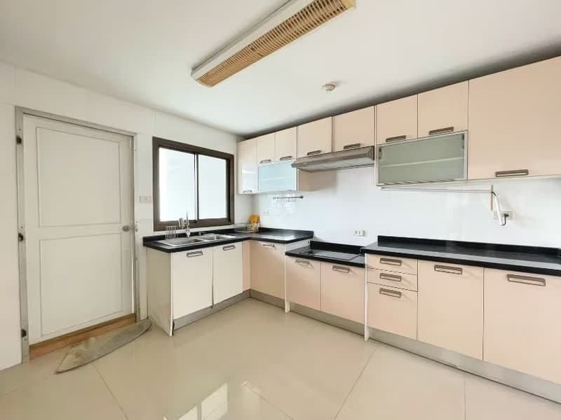 3 Bed Condo for Sale in Watthana