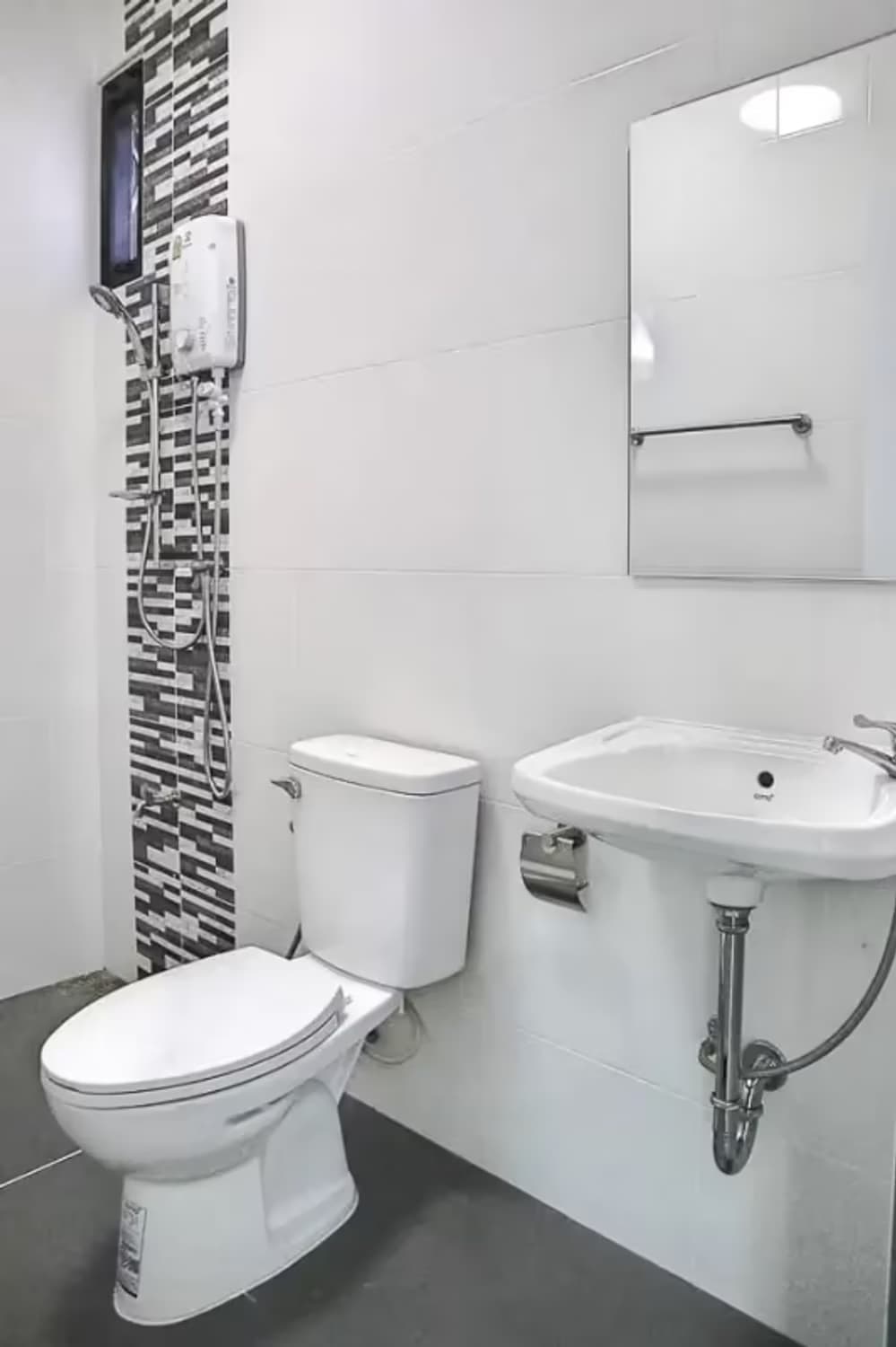 2 Bedroom House - Image 8