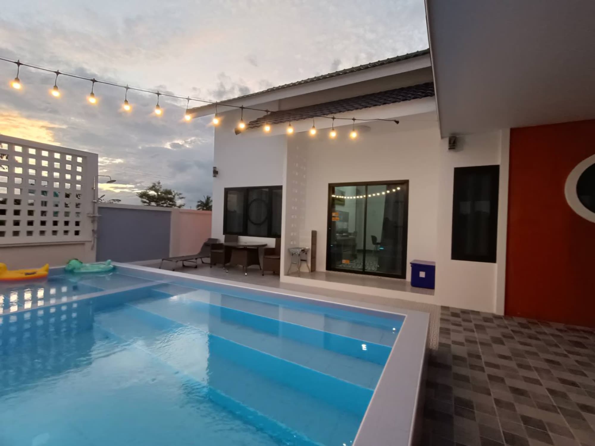 3 Bed House for Rent in Hang Dong - Image 2