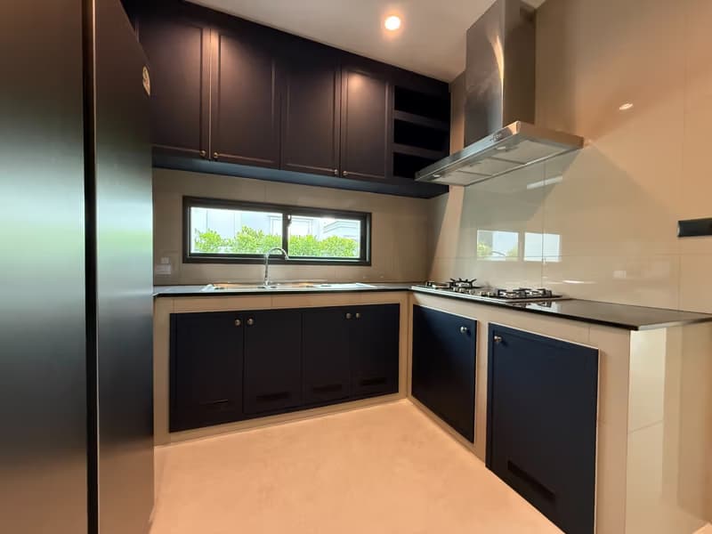 4 Bed House for Rent and Sale in Bang Phli