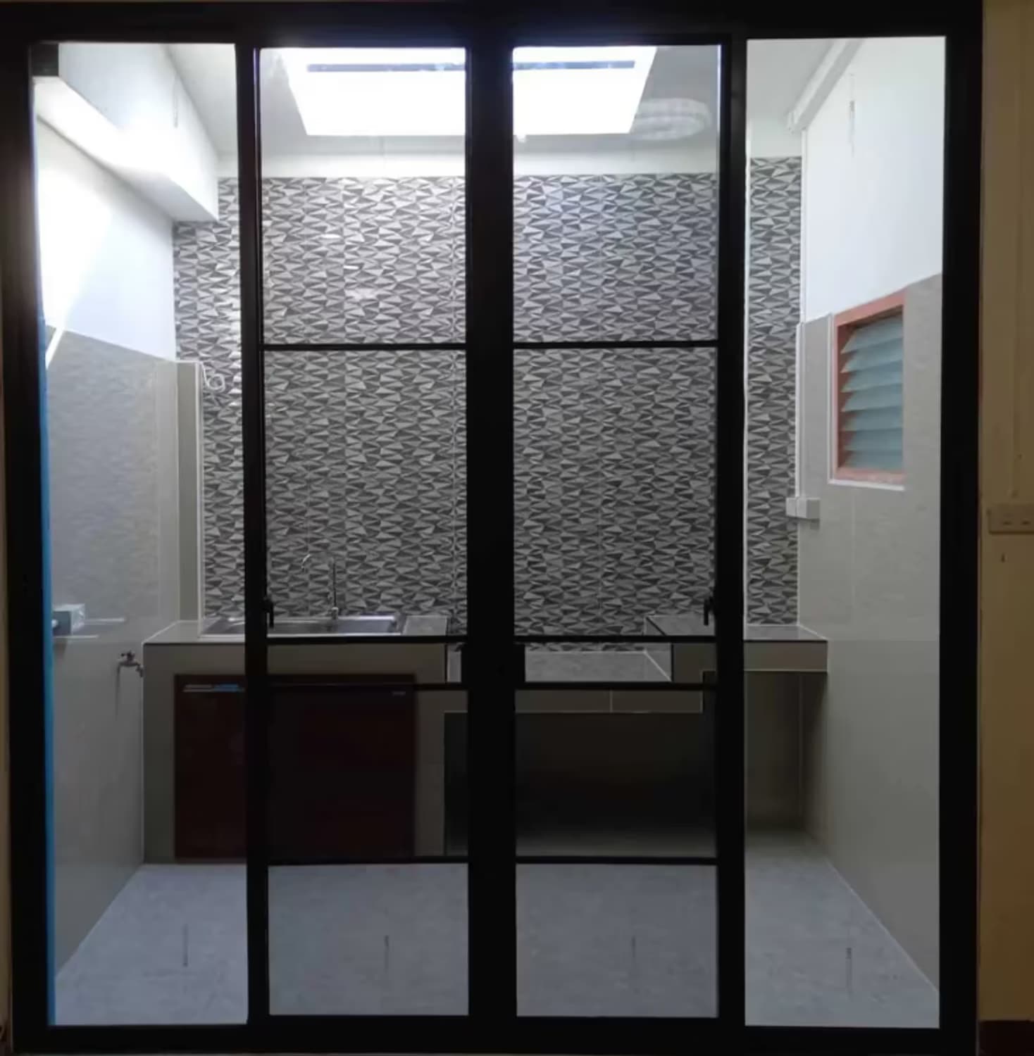 2 Bedroom House - Image 12