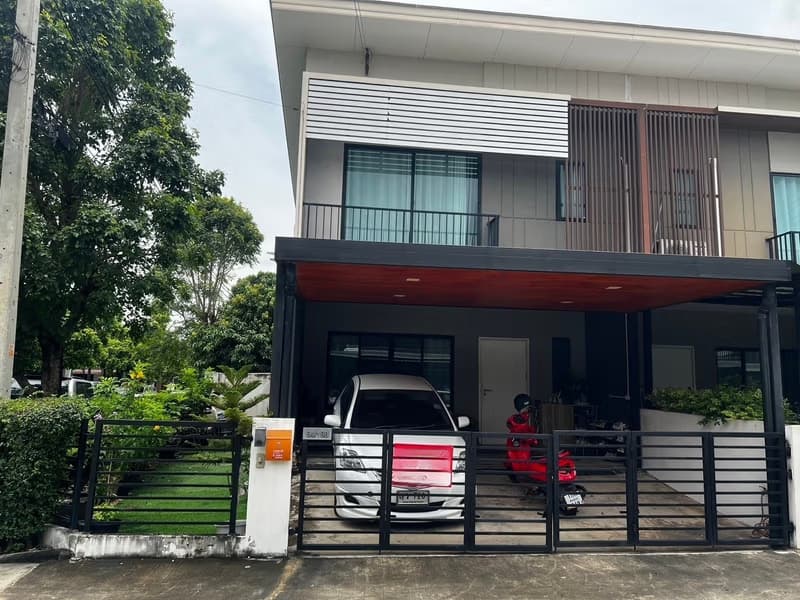 3 Bed Townhouse for Sale in Prawet