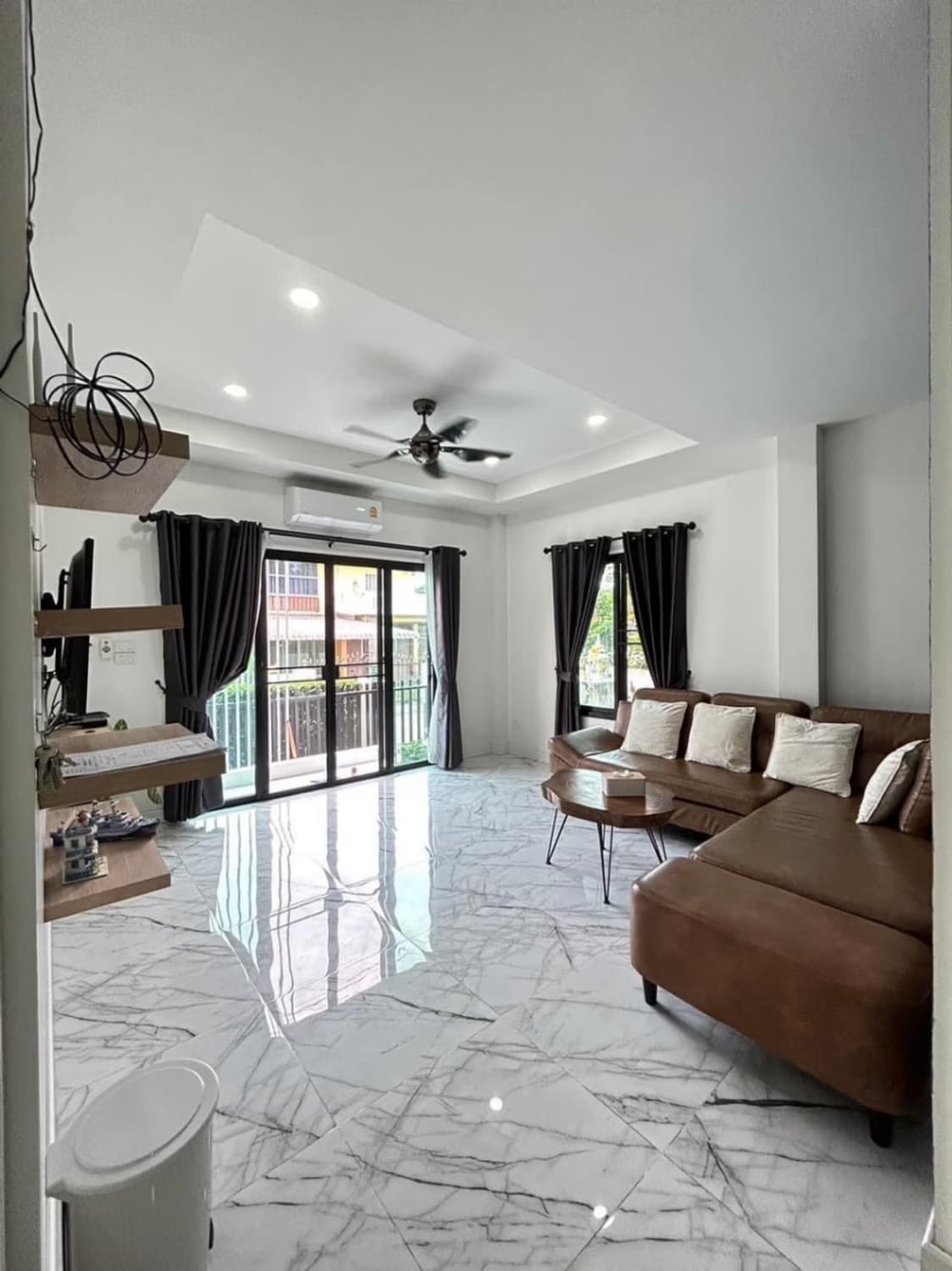 5 Bed House for Rent in Mae Rim - Image 3