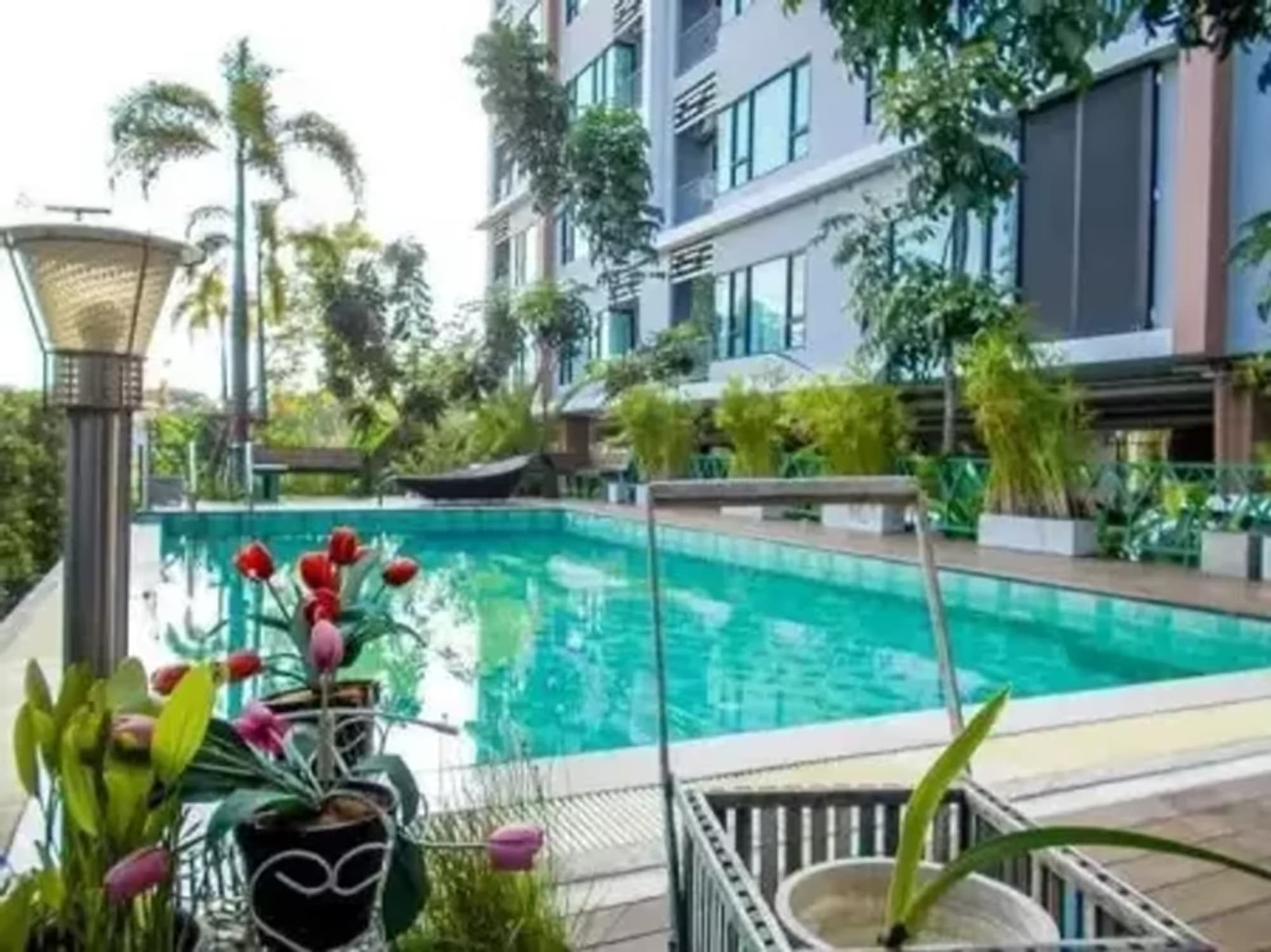 1 Bedroom Condo - Image 1