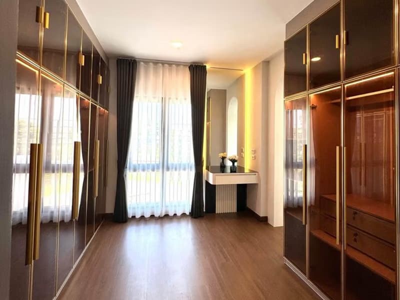 4 Bed House for Rent and Sale in Bang Phli