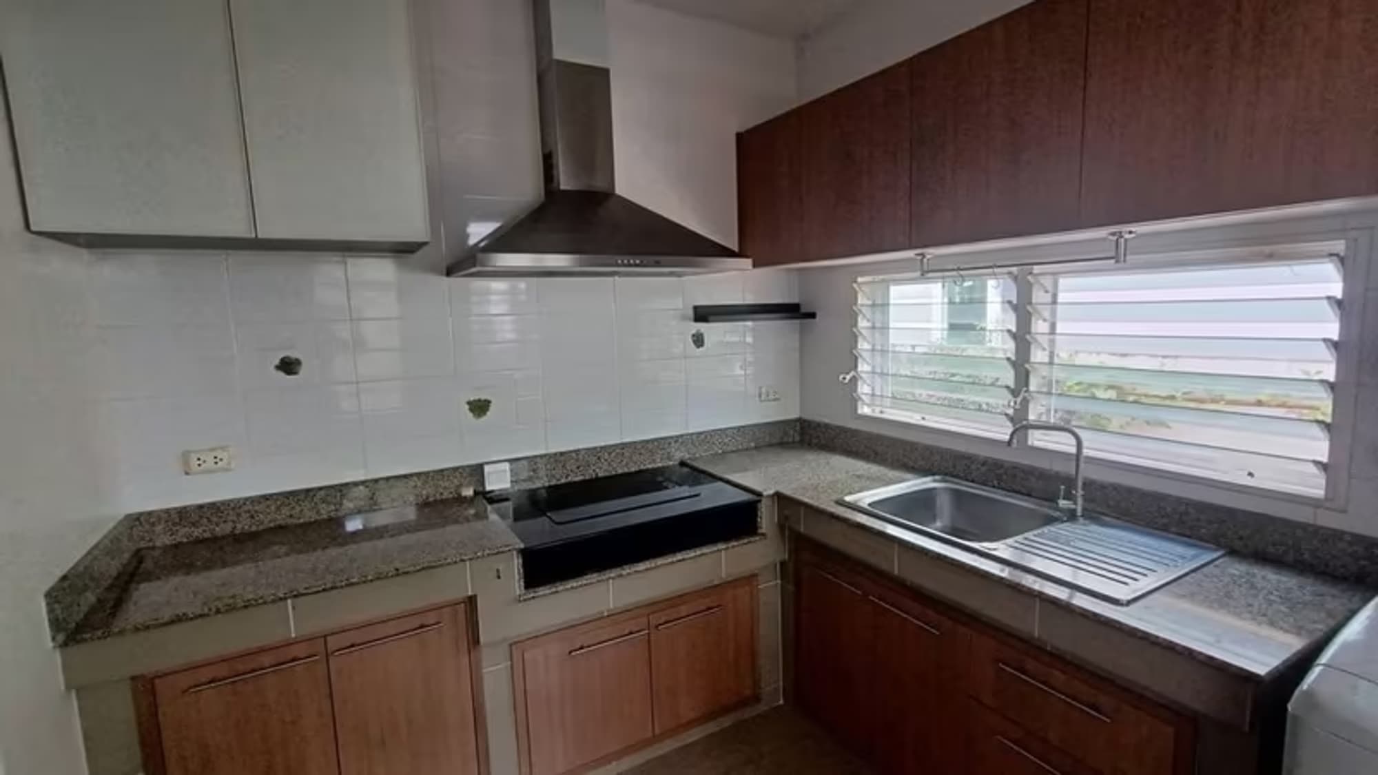 House for Sale in Prawet. - Image 2