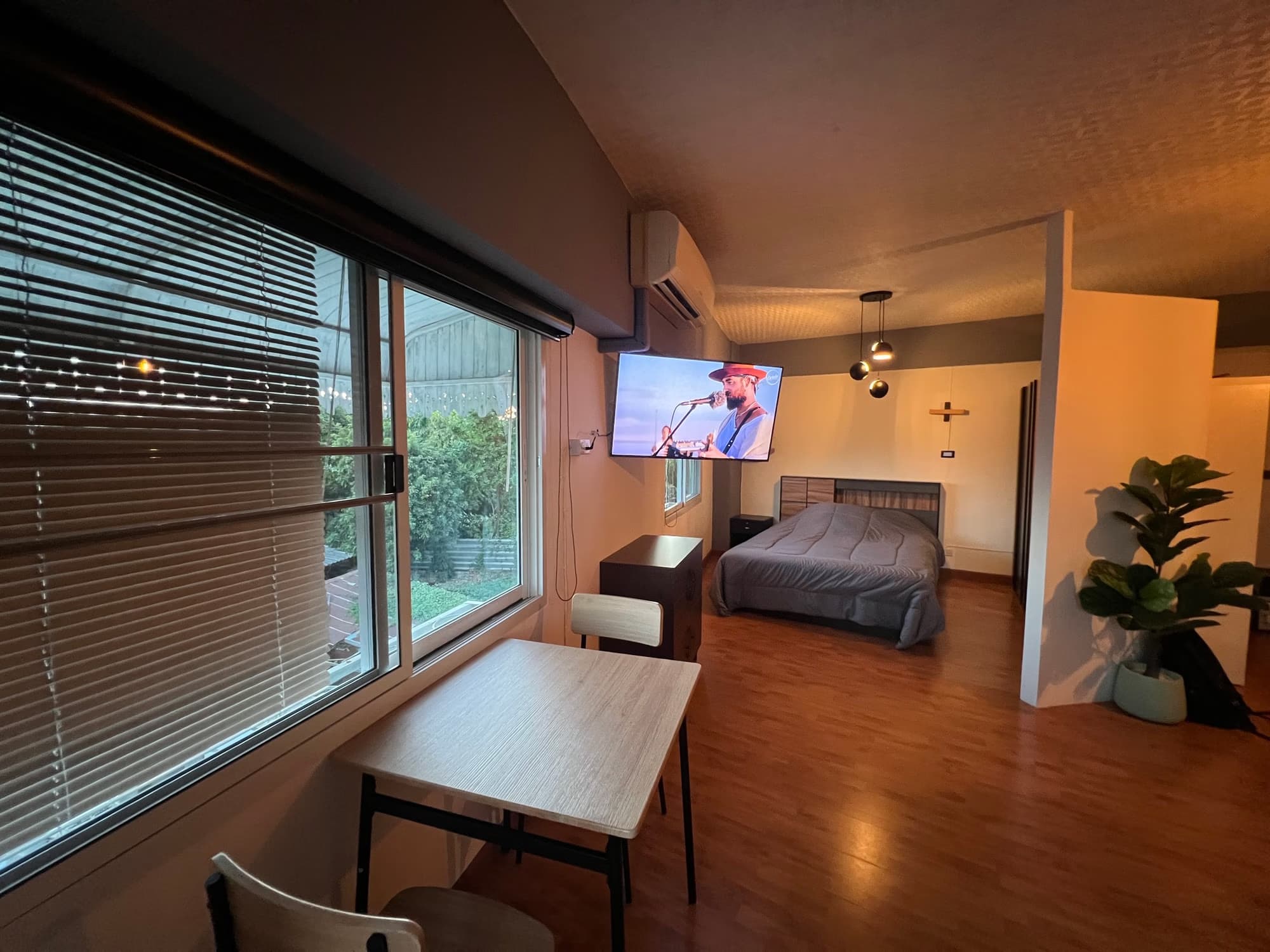  - Image 3