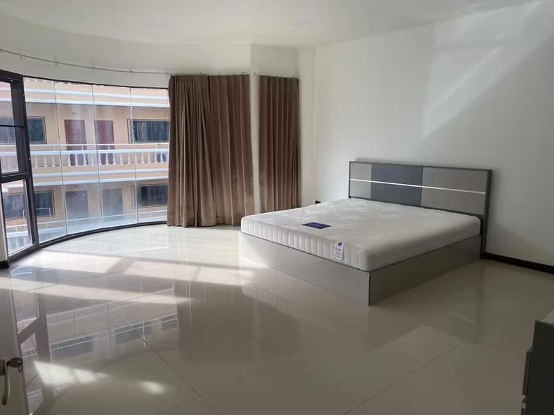 4 Bed - Townhouse FOR RENT in Thong Lor 