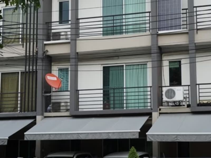 3 Bed Townhouse for Rent in Suan Luang