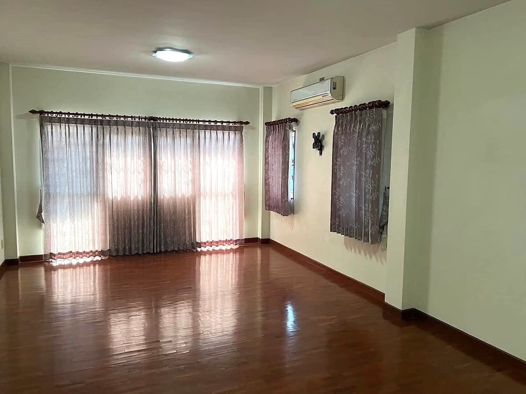 6 ห้องนอน บ้าน สำหรับ ขาย ใน Mueang Chiang Mai District - Image 9