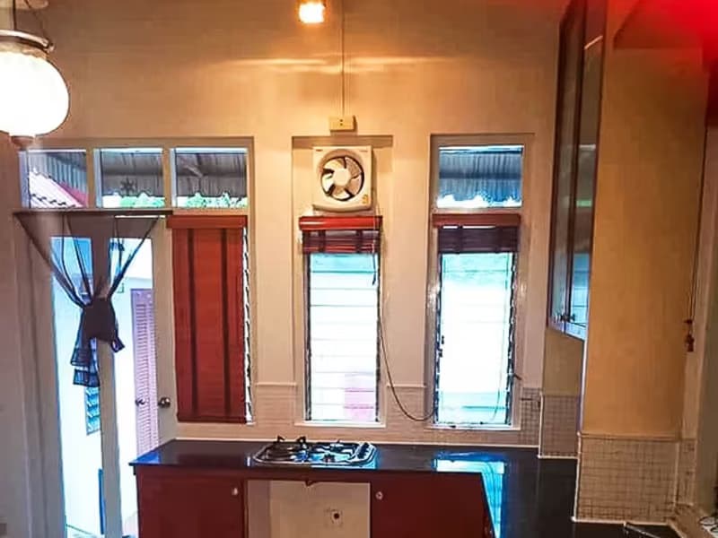 4 Bedroom Townhouse for Rent in Watthana