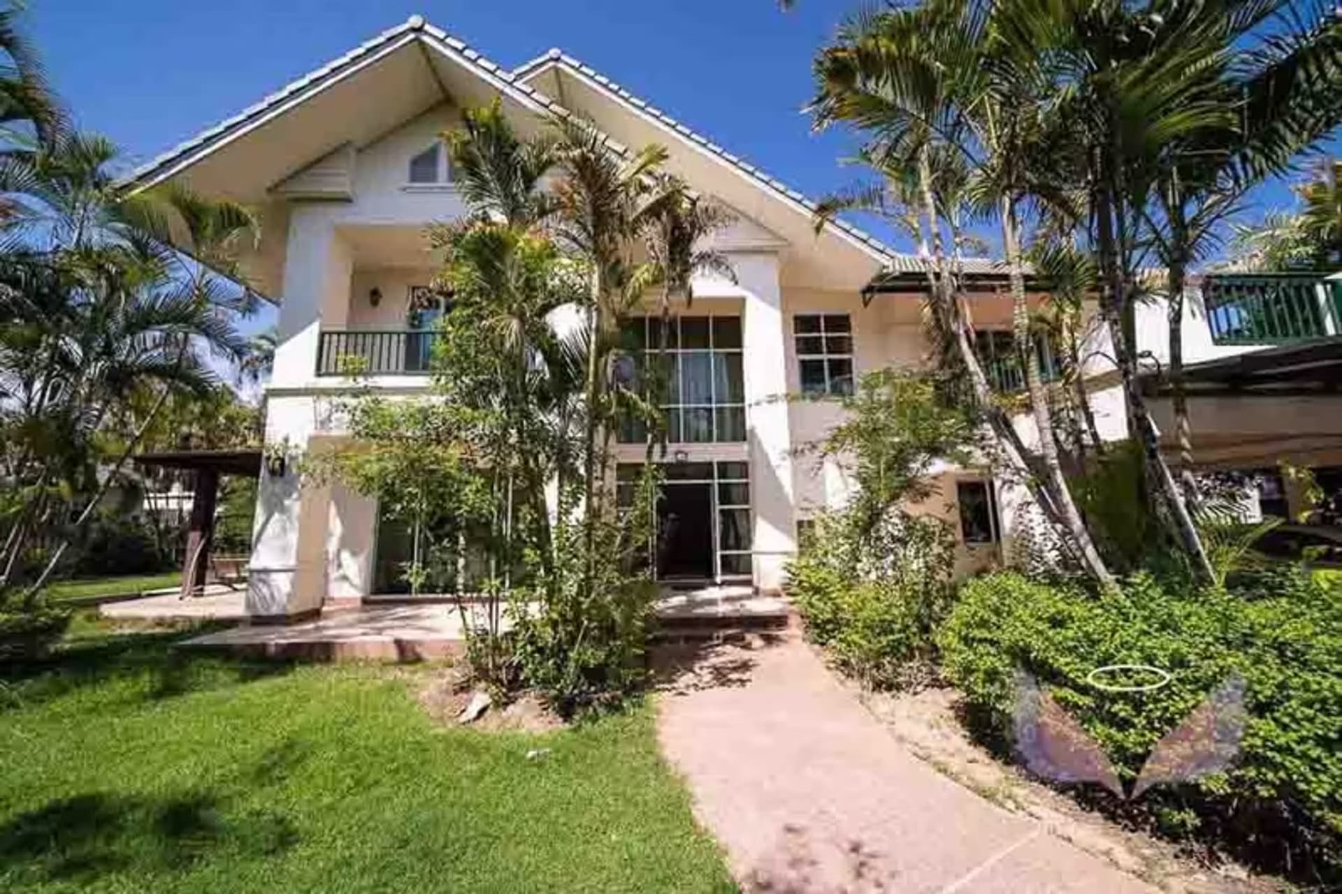 5 Bedroom House - Image 10
