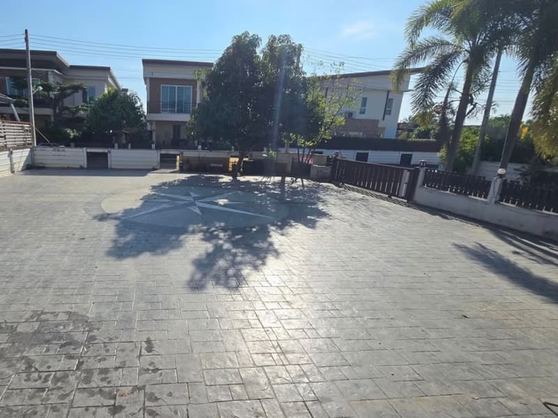 4 Bed House for Rent in San Kamphaeng