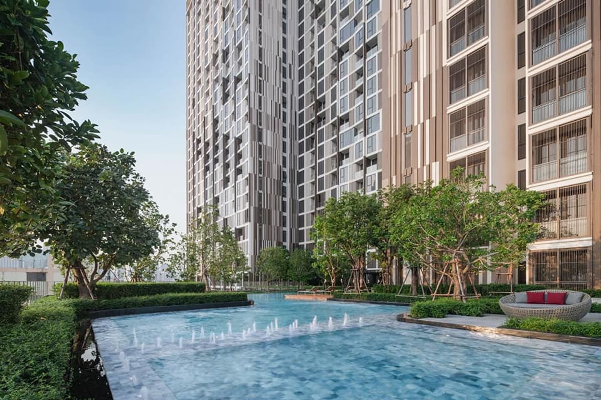 2 Bed Condo for Sale in Phaya Thai - Image 9