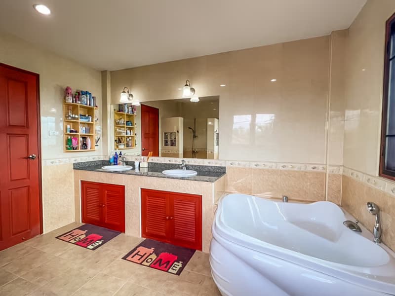 4 Bed House for Sale in อำเภอเมืองเชียงใหม่