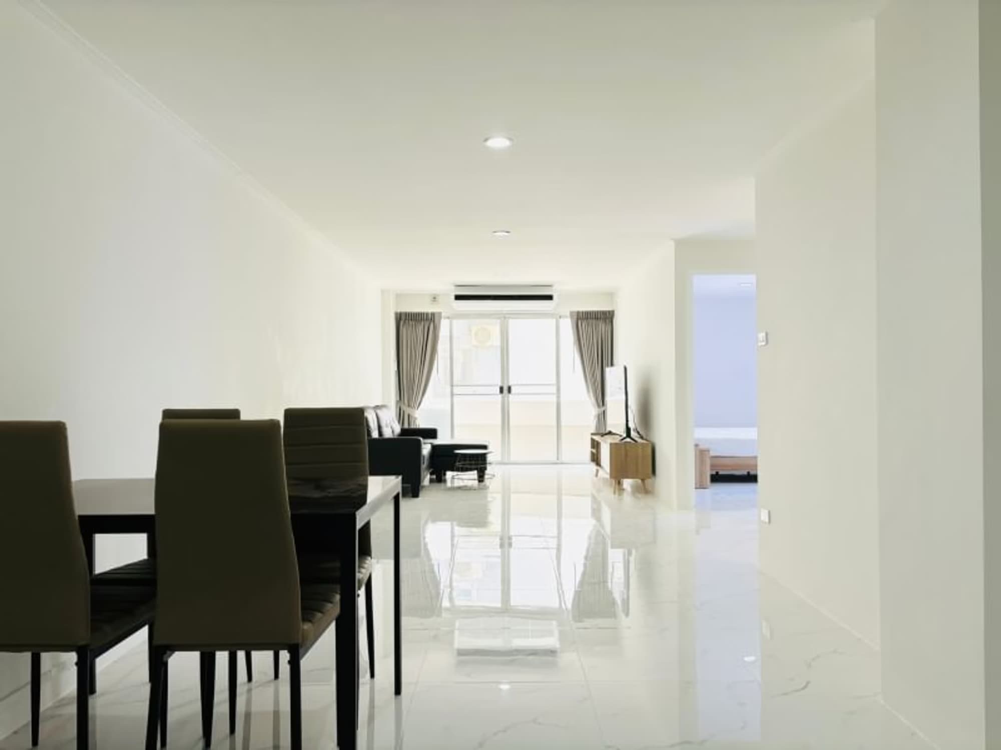 Condo for Rent at Waterford Park Rama 4 - Image 7