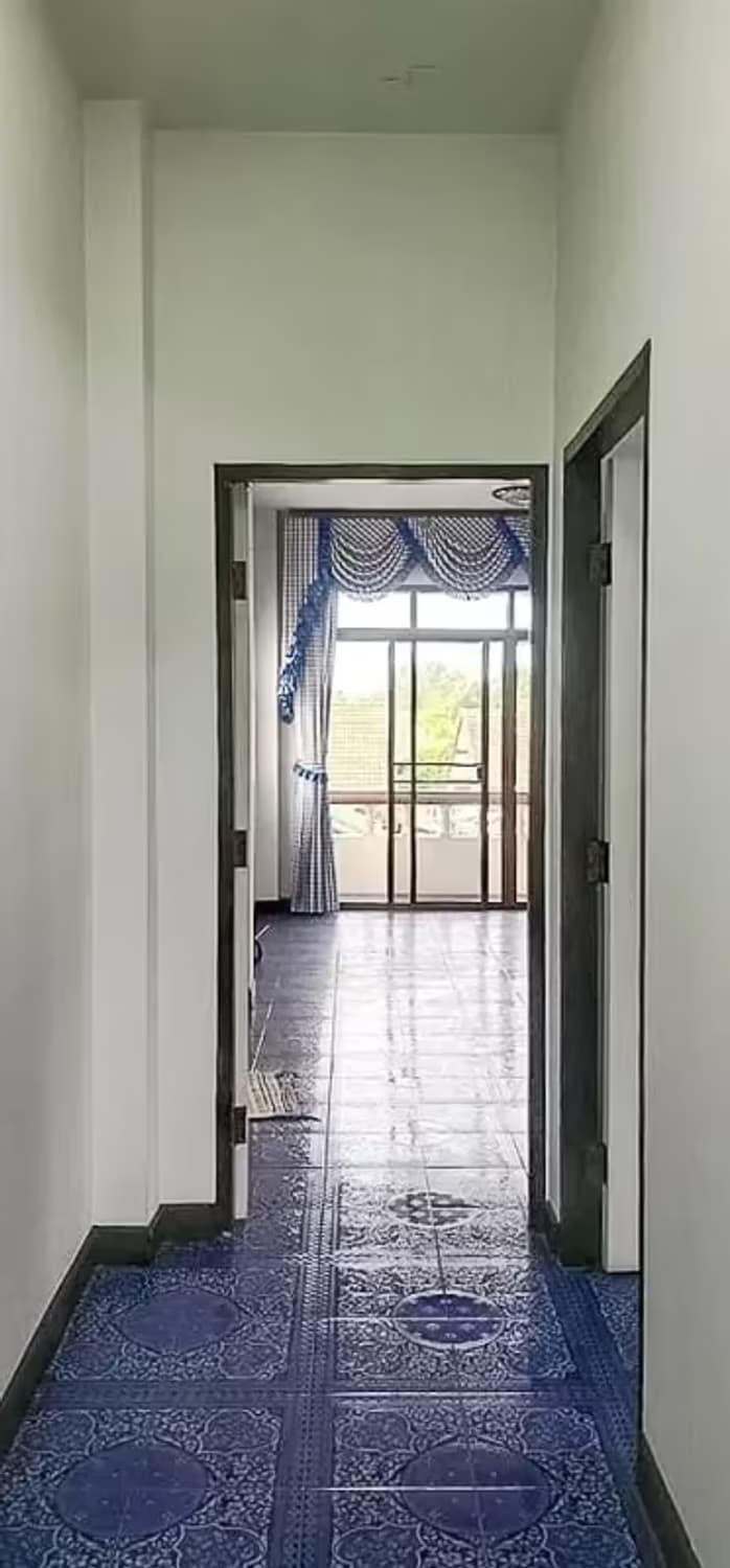 4 Bedroom House - Image 8