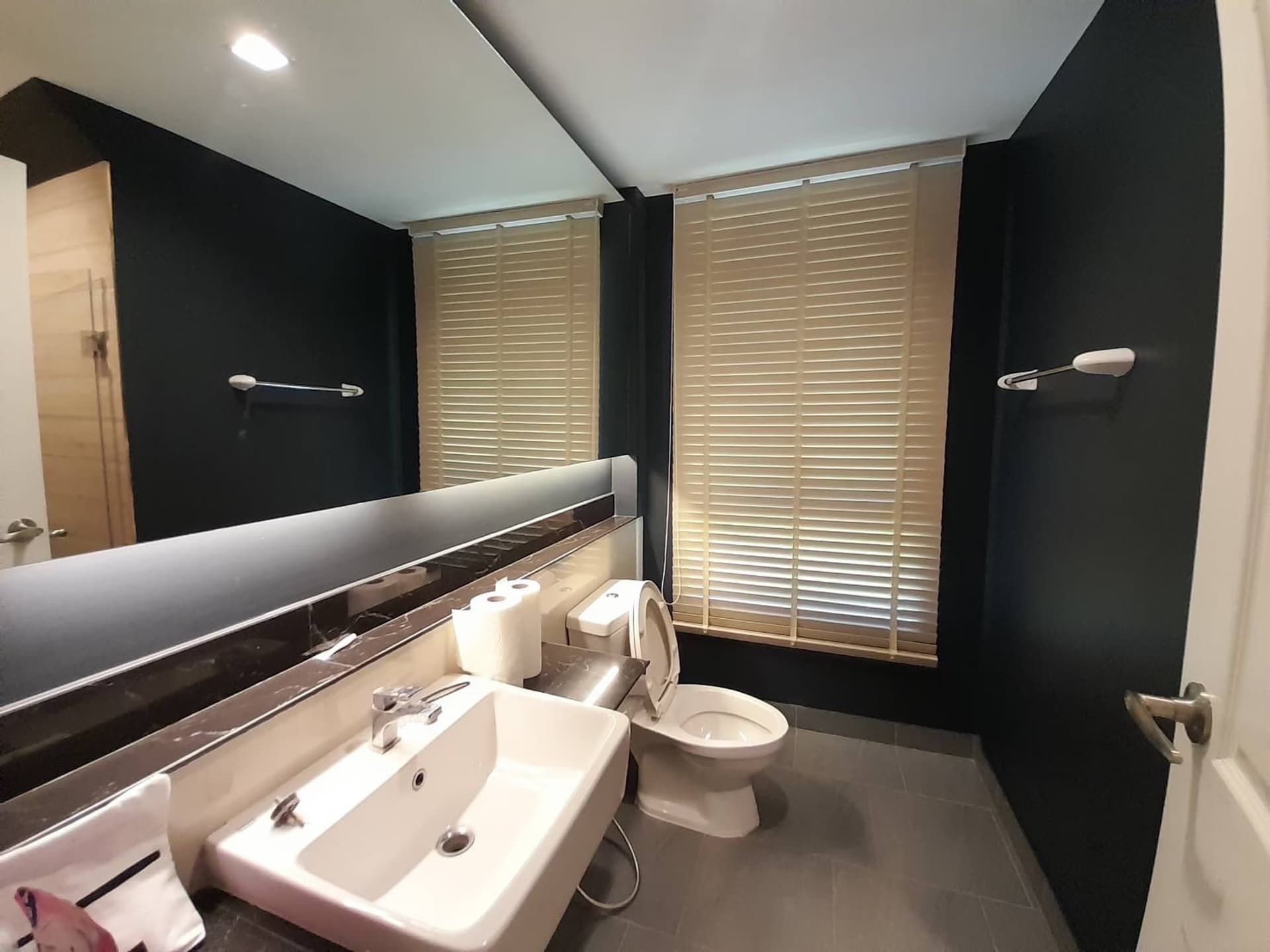 7 Bed House for Rent and Sale in Mueang Chiang Mai - Image 9