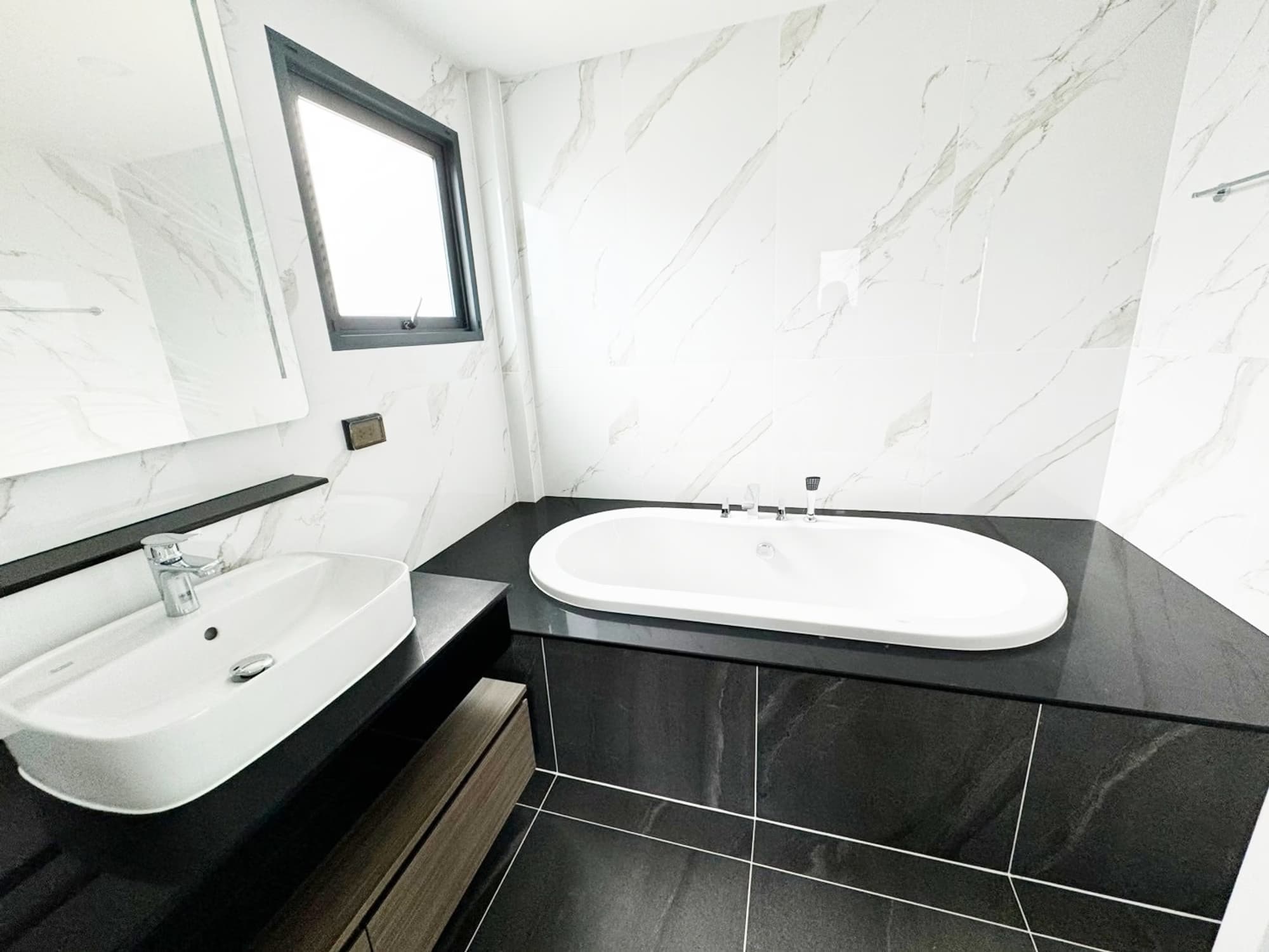 5 Bed House for Rent in Bang Phli - Image 19