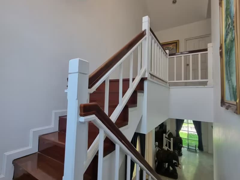 7 Bedroom House