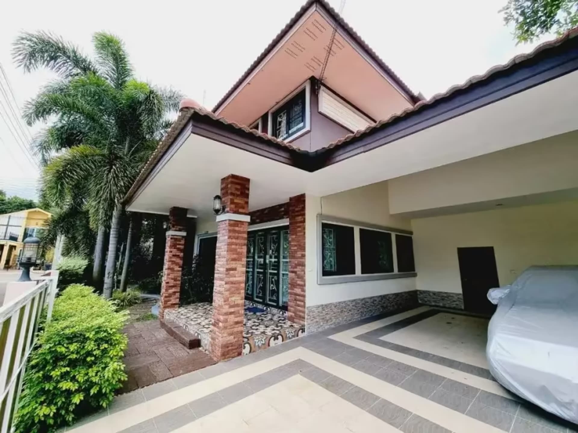 5 Bedroom House - Image 27