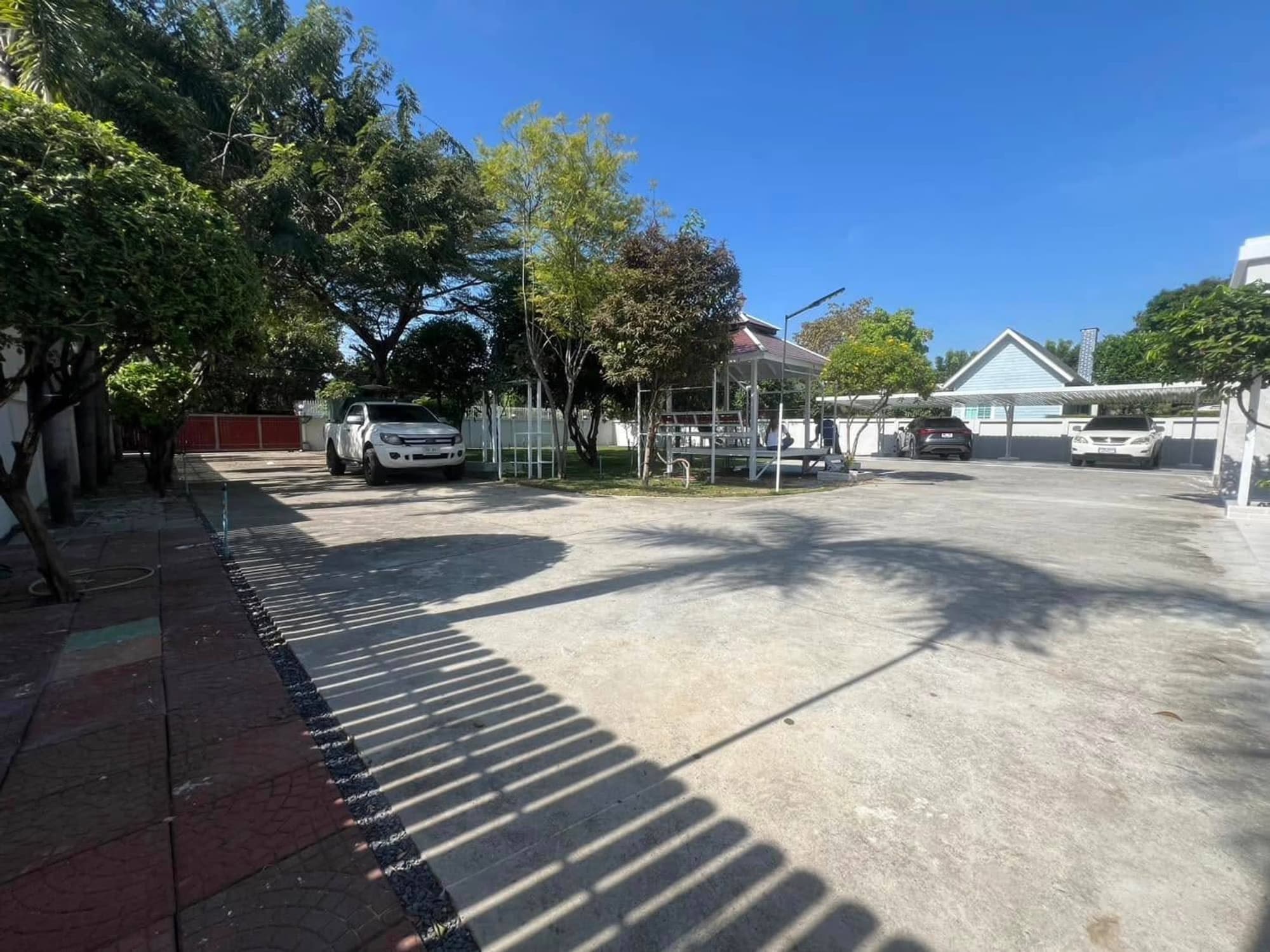 7 卧室 别墅 用于 出租 在 Mueang Samut Prakan - Image 12