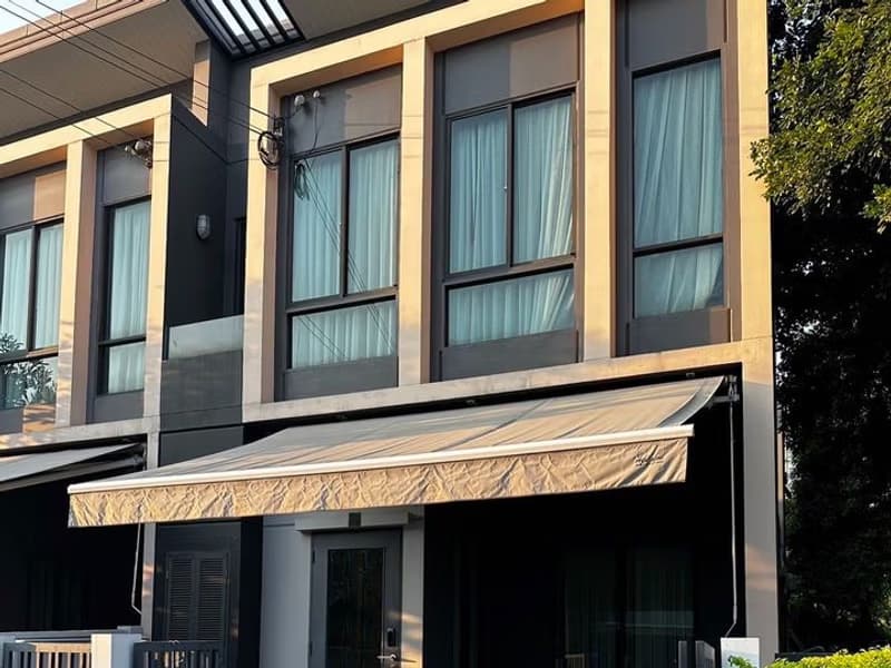 3 Bed Townhouse for Sale in Bang Phli