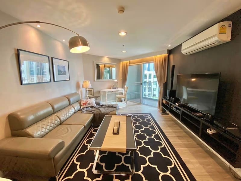 3 Bed Condo for Rent and Sale in Huai Khwang