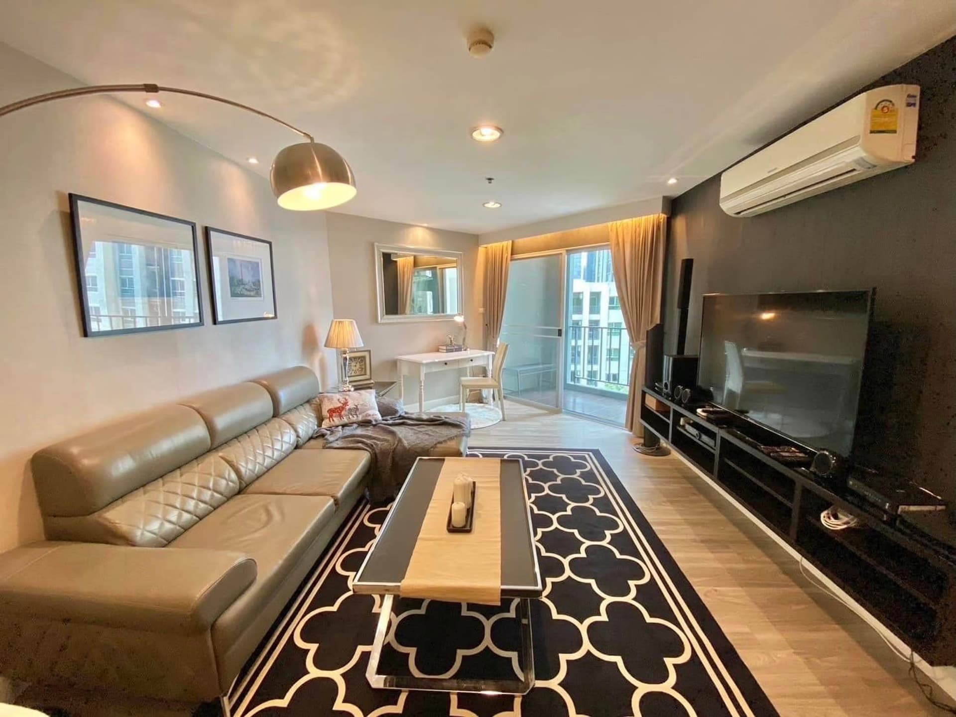 3 ห้องนอน คอนโด สำหรับ ขายและจำหน่าย ใน Huai Khwang - Image 1